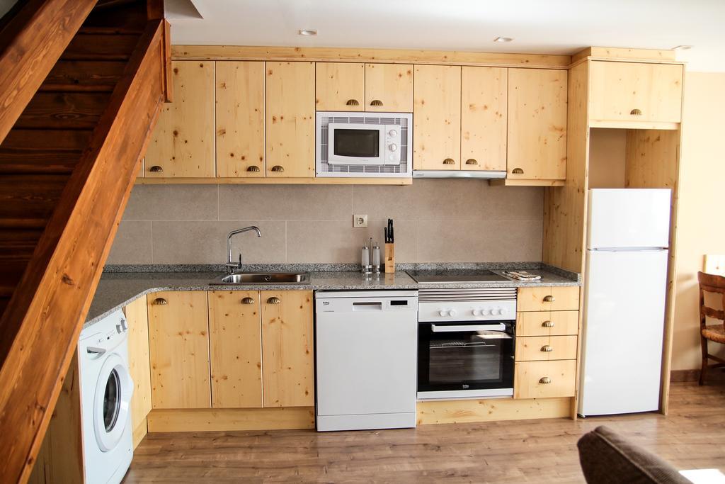 Apartamentos Snoe Mont Romies Salardú Quarto foto